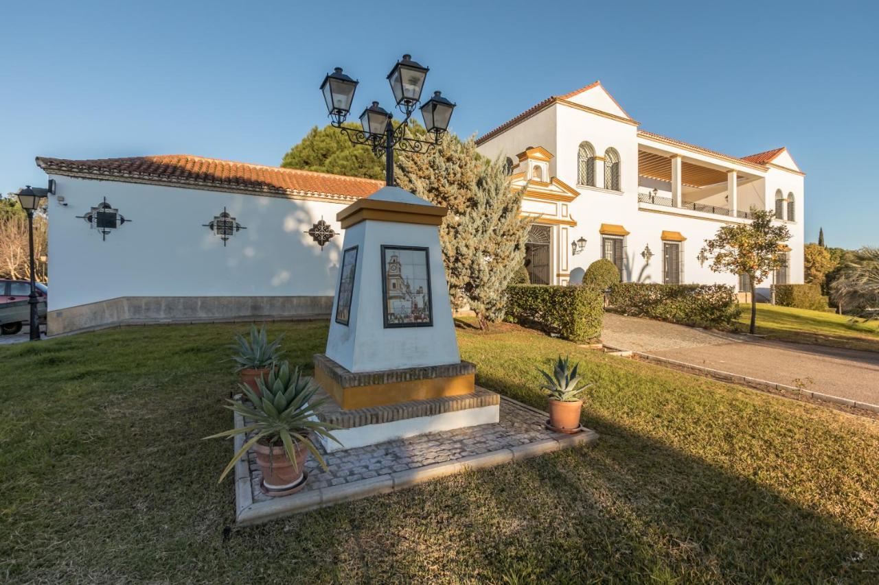 Hacienda las tres niñas Puebla del Río Exterior foto
