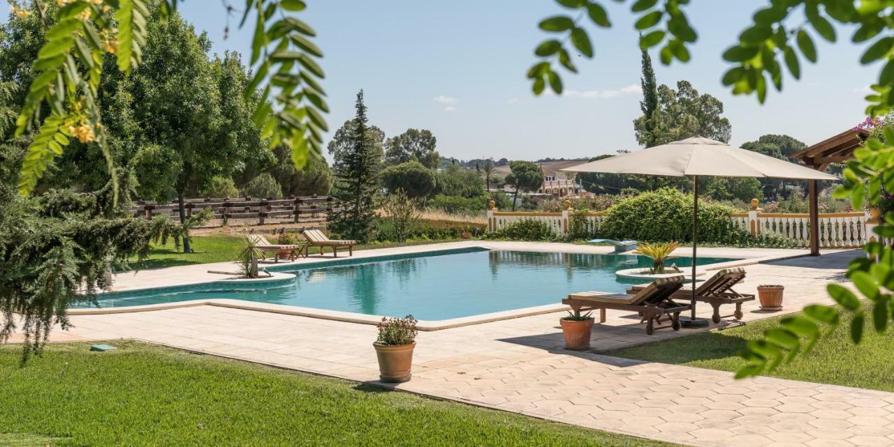 Hacienda las tres niñas Puebla del Río Exterior foto