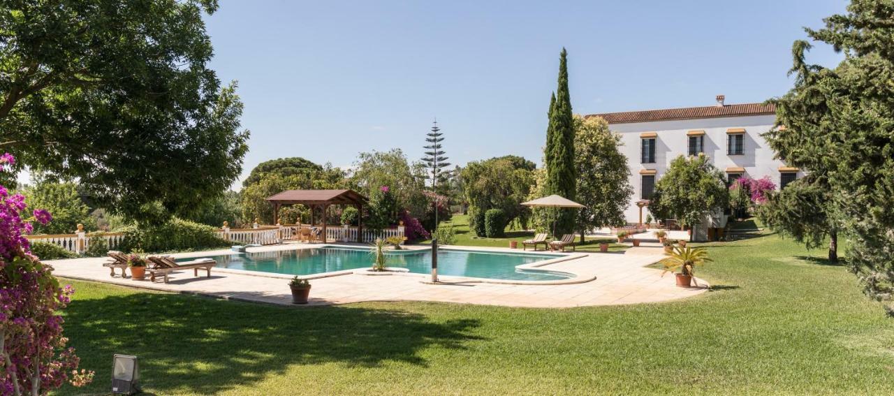 Hacienda las tres niñas Puebla del Río Exterior foto